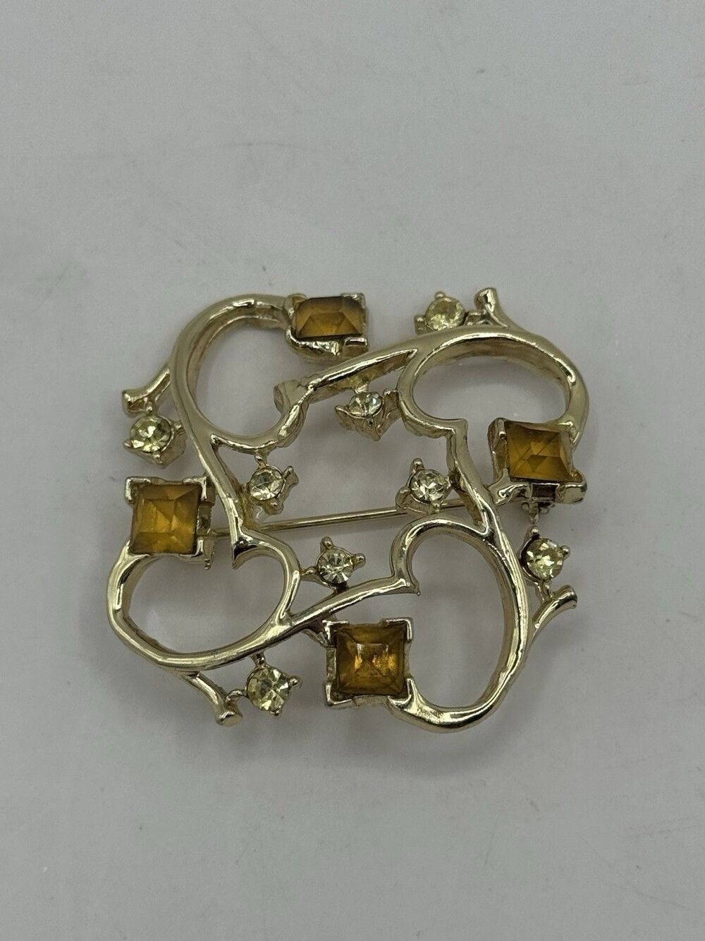 Vintage Earthy Gold Classic Brooch Pin for Clothing Custome Jewerly